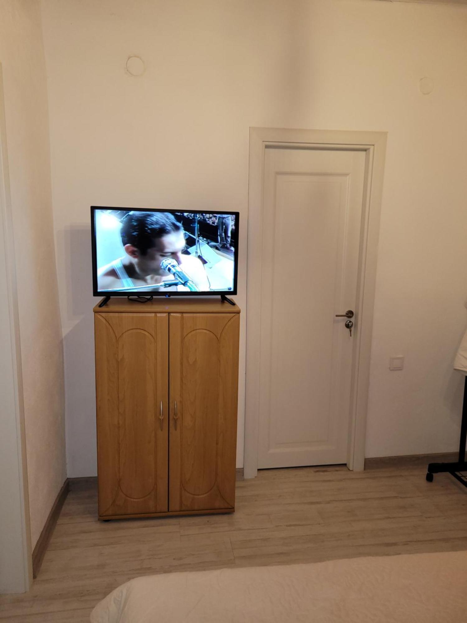 Madas Barbatesti Exteriör bild